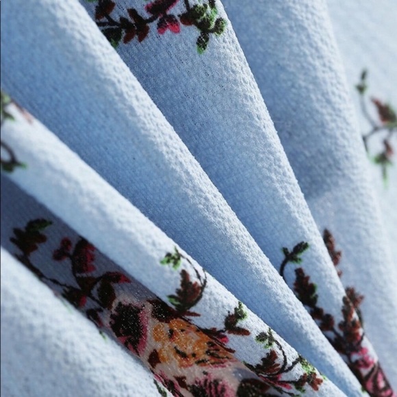 October Love NEW | floral sleeveless chiffon top - Picture 5 of 7